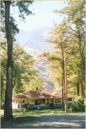 Acacia Grove R.V. Park & Cabins main entrance.